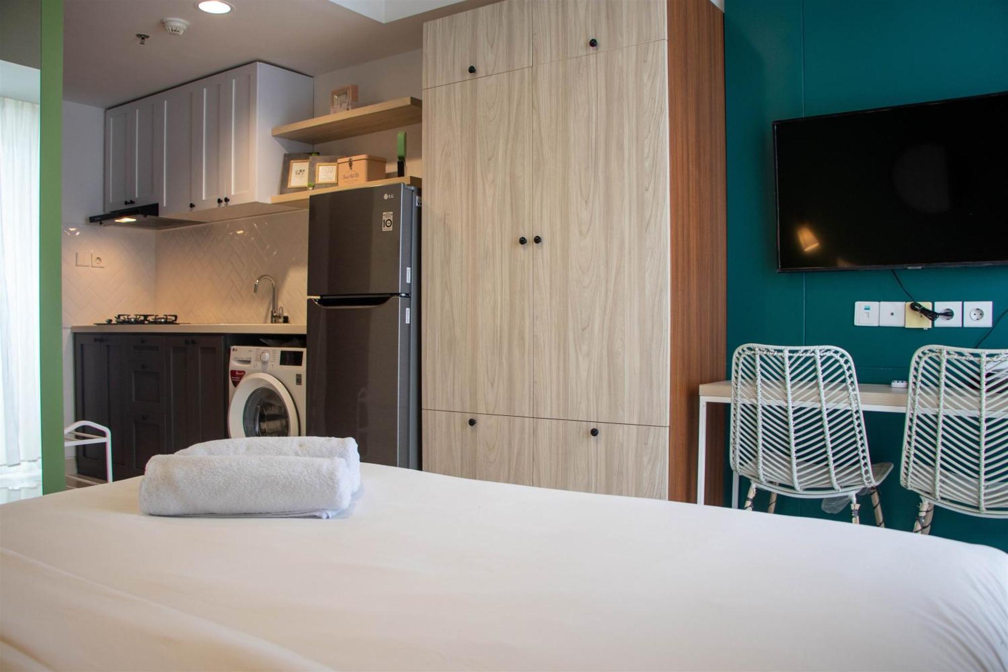 Well Appointed And Homey At West Vista By Travelio Jakarta